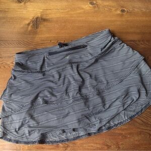 Athleta skort - Medium Navy dots & stripes